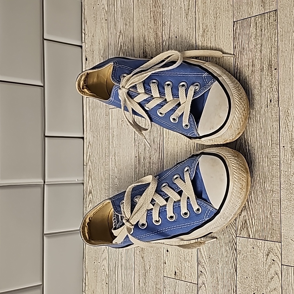 Blue converse mens 5, womens 7